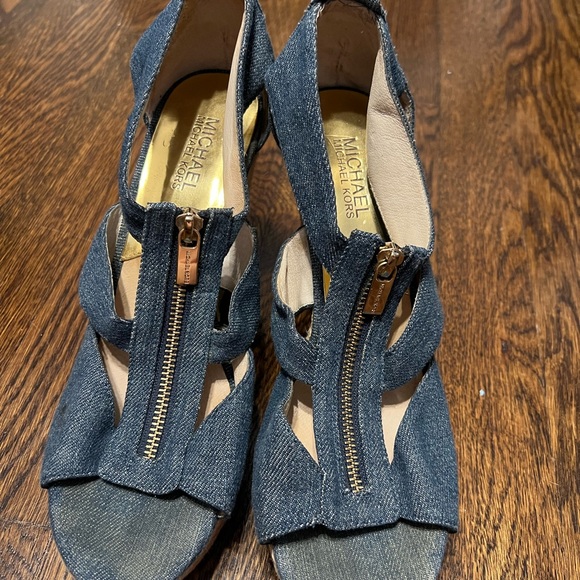Michael Korrs Denim with gold zip wedges! Size 9! - Picture 7 of 7